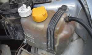 Выкидывает тосол из расширительного бачка ваз 2114 инжектор, причины, как предупредить поломку и избежать проблем