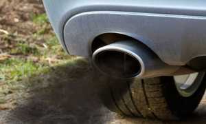 Сажа из выхлопной трубы, бензин, причины поломки автомобиля