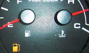 Загорелась лампочка бензина, сколько можно проехать на остатках топлива и что делать