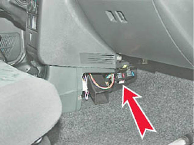 Где находится реле зажигания на Ваз 2110