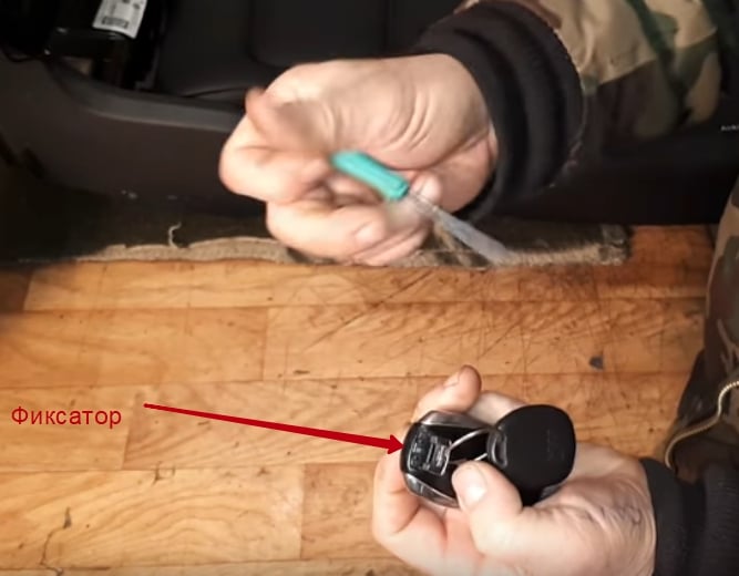 Как поменять батарейку в ключе Volkswagen Touareg NF и FL в домашних условиях