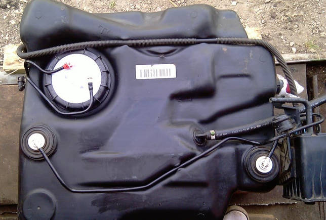 Какой объем бака на Форд Фокус 3