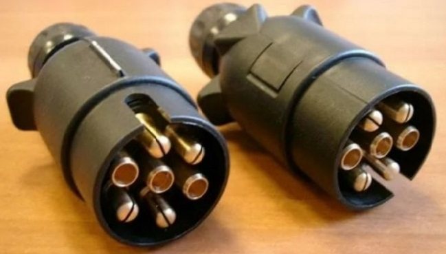 Подключение розетки прицепа легкового автомобиля, распиновка розетки фаркопа: схема подключения прицепа