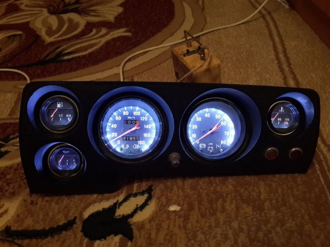 Приборная панель Нивы с подсветкой