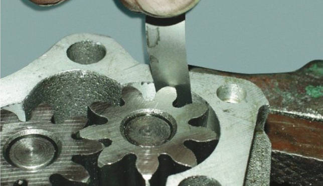 Проверка зазоров маслонасоса ВАЗ