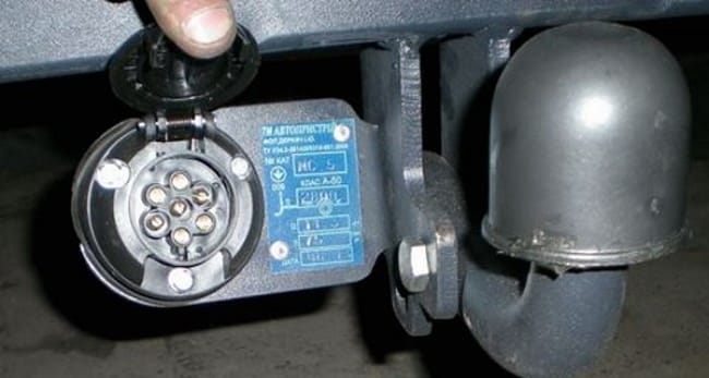 Штатная розетка фаркопа