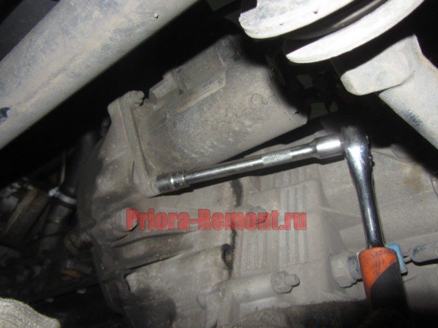 Стартер Лада Приора: где находится, как снять, замена