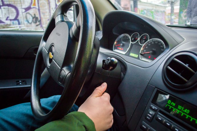 Заблокировался руль в машине что делать