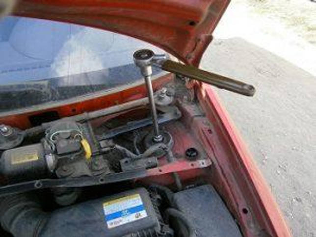 замена стойки амортизатора