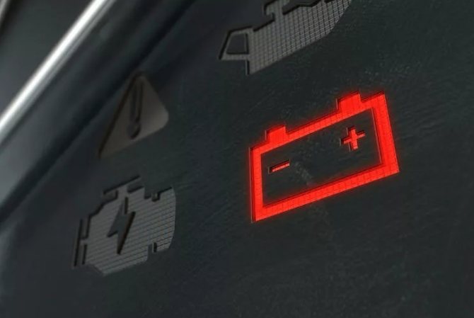 Значок аккумулятора на приборной панели