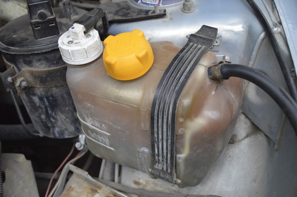 Расширительный бачок ВАЗ 2114